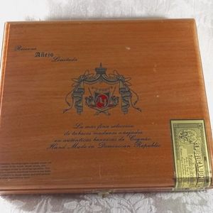 💥Arturo Fuente Cigar Box💥